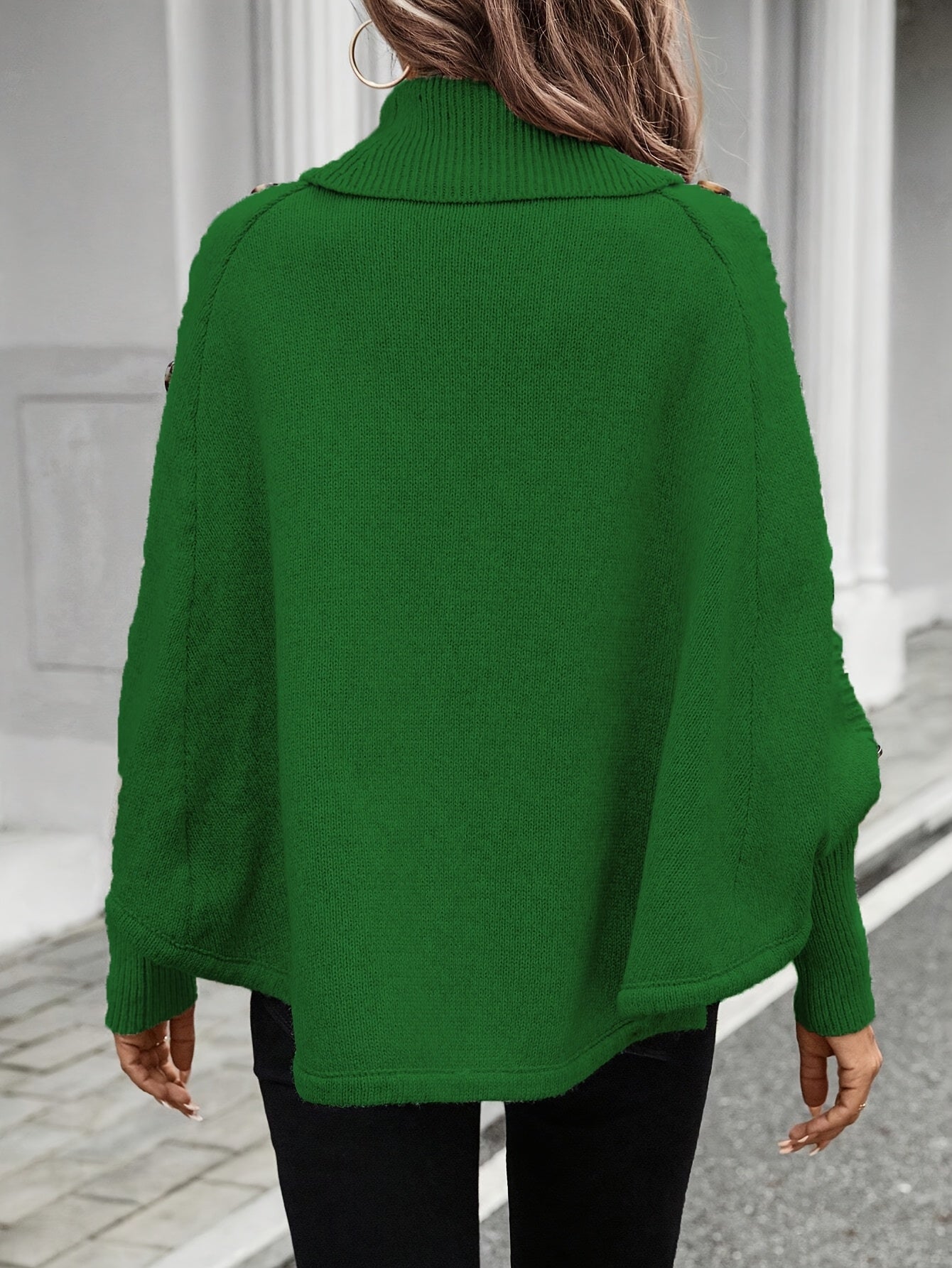 Pull élégant à col montant asymétrique pour femme - Manches chauve-souris décorées de boutons, texture de câble, rose clair, parfait pour les déplacements et les achats en automne/hiver, pull d'hiver